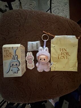 AUTHENTIC, BRAND NEW Labubu PIN FOR LOVE Series A-?, Letter "M"